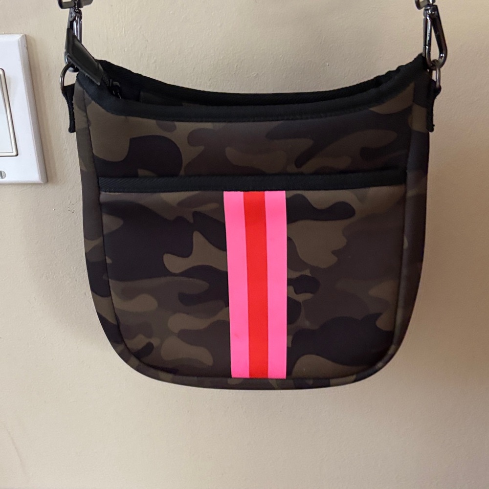 Camouflage HAUTE SHORE Crossbody Bag with Pink Stripe